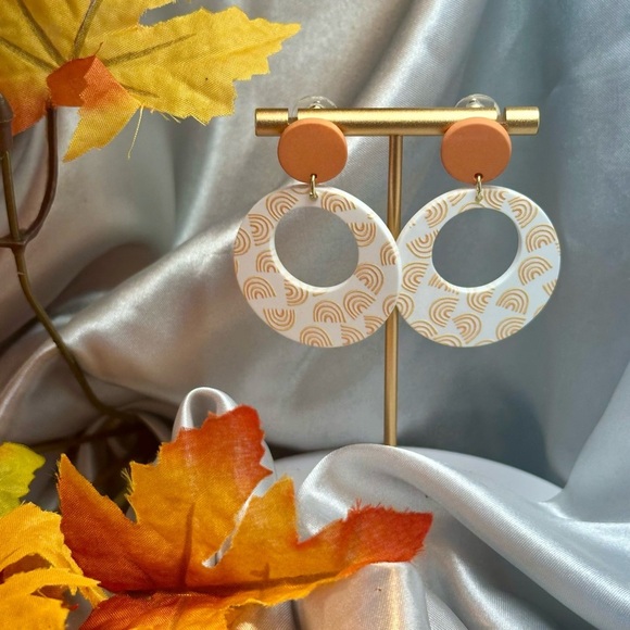 Rainbow Print Retro Hoop Earrings - Picture 4 of 15